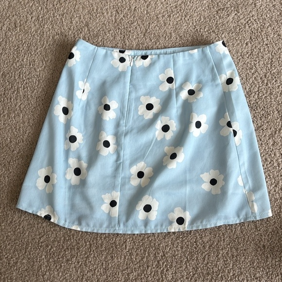 Princess Polly Floral Blue Skirt size 2 - Picture 3 of 5